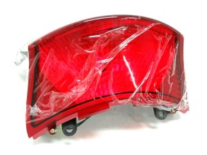 LAMPA TYLNA KOMPL. **E000 C 33700-KKC4-E00